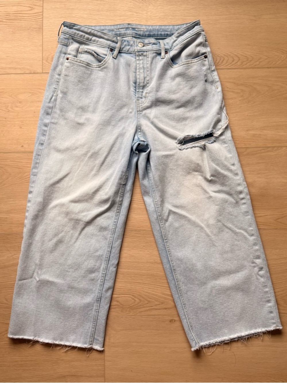 Old Navy Light Blue Relaxed Jeans with Distressed Knee